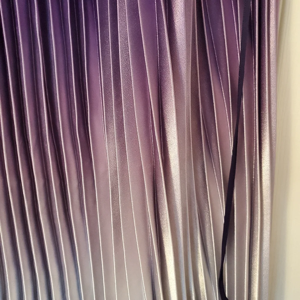 Tommy Hilfiger- Purple to Silver Ombre Pleated Maxi Dress (size 36) - Picture 13 of 17